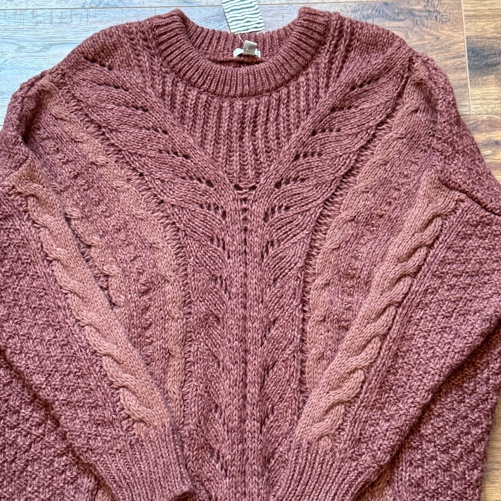 Urban Outfitters Madison Ecote Cable Knit Crewneck Sweater Size Medium NWT - Picture 4 of 11